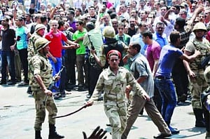 Forces storm mosque after Cairo gun battle