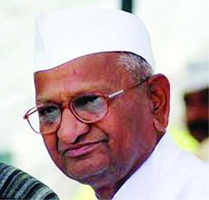 Hazare, Vidya Balan flag off India Day parade in NY