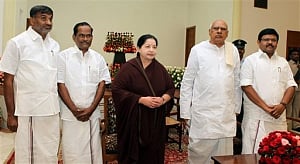 India must take a historic stance on lankan Tamils issue:Jaya