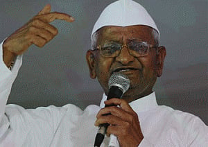 Anna Hazare leads largest India Day parade in US