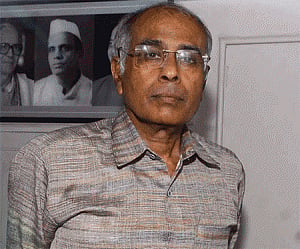 Anti-superstition activist shot dead;CM, Pawar condemn killing