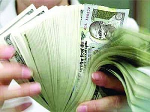 RBI to buy Rs 8,000 crore bonds
