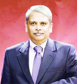 Issue sovereign bonds, free FIIs  from cap gains tax to lift `: India INC