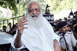 Asaram supporters attack mediapersons
