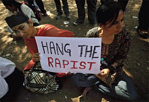 Juvenile in Dec 16 gangrape should be hanged: victim's mother