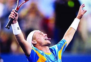 Hewitt sends del Potro packing