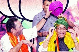 Unfair to blame NaMo for  fateful 2002 riots: Rajnath