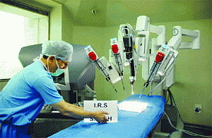 Robot helps docs remove rectal cancer