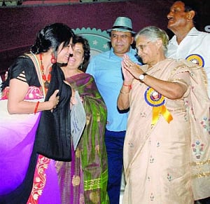 City students will go on Bharat Darshan trips, says Dikshit