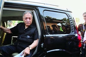 Separatists face music as Zubin goes ahead