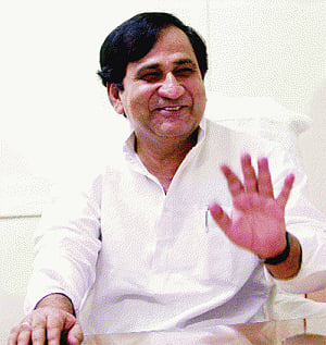 Development to be Cong poll plank