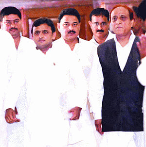 Opp rocks UP House over Muzaffarnagar