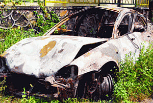 1 charred to death, three critical in Noida-Greater Noida E-way mishap