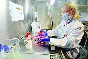 New breakthrough may make HIV self-destruct