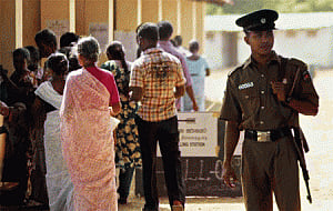 Moderate polling in Sri lankan provincial elections