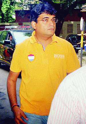 Gurunath, Vindoo in a spot