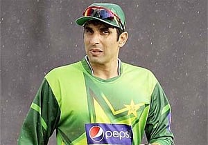 Misbah not worried about losing captaincy