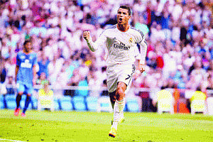 CR7 trips Getafe