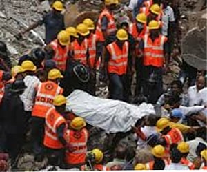 One killed in Mumbai building collapse