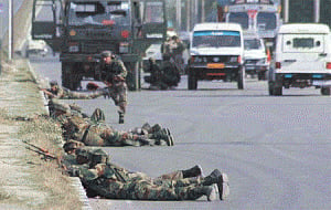 Militants attack security forces convoy
