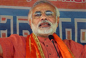 Modi makes fun of Delhi CM