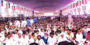 Whims of 'prince' can't run Govt: Modi