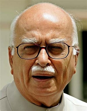 Pranab Da, not Rahul, saved the situation: Advani