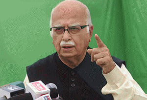 Advani endorses Modi's view on compulsory voting