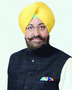 Cong marred by factionalism; Bajwa seeks Rahul's support