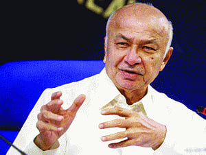 Opp 'misunderstood' me on Muslim letter: Shinde