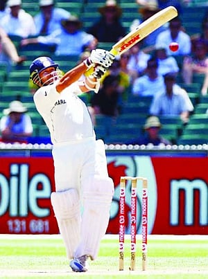 Putting your kitbag next to Sachin's meant a lot: Dravid