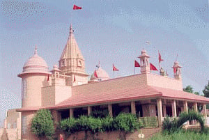 21 MP officials, cops suspended  for stampede