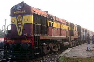 Express train derails in Bihar; no casualty