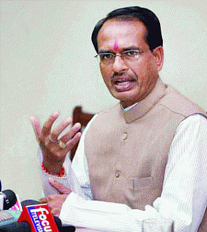 I know Cong's form of politics is  rife with scams, retorts Shivraj