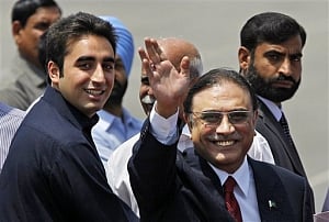 Bilawal leaves Pak after tiff with Zardari over PPP affairs