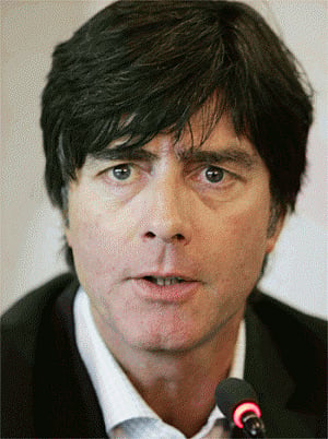 German coach loew extends contract until 2016