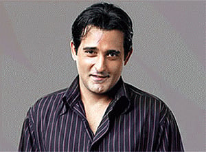 Akshaye Khanna duped, crime branch probing: Official