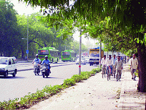 Cops to paste safety stickers on 1l bicycles