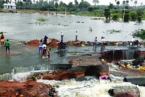 Flood fury snuffs out 48 lives in AP, Odisha
