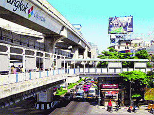 Police urge Delhi Metro to build skywalks for commuters