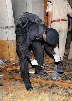 Patna serial blasts suspect held, escapes
