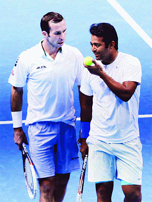 Paes-Stepanek outgun Peya-Soares