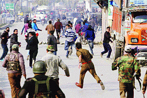 Curbs to stop Shia mourners in Srinagar