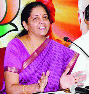 'Cong must explain ex-CBI chief's remarks on Defence kickbacks'