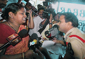 Seven killed as Karnataka bus goes up in flames