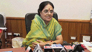 Cong demands probe by SC judge in alleged illegal spying issue
