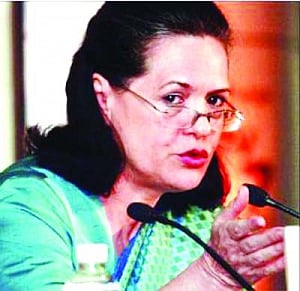 Madhya Pradesh CM serves defamation notice on Sonia