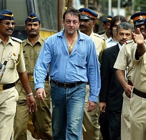 Sanjay Dutt, true professional, is completing 'Policegiri': Producer