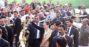 'Defeat' Cong, suffer the aftershocks, warns Dikshit