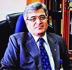 lIC to outdo first premium  collection target for FY14: Chairman